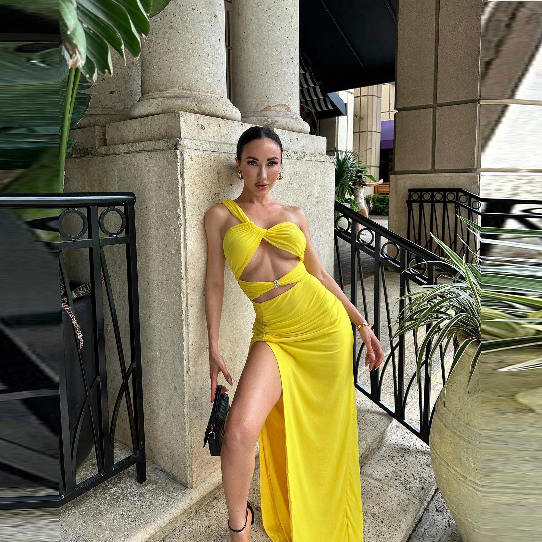 Сексуальные Желтые вечерние платья для женщин, Асимметричные, на одно плечо, с разрезом по бокам, длиной до пола, с вырезом, плиссированные Вечерние платья для выпускного вечера